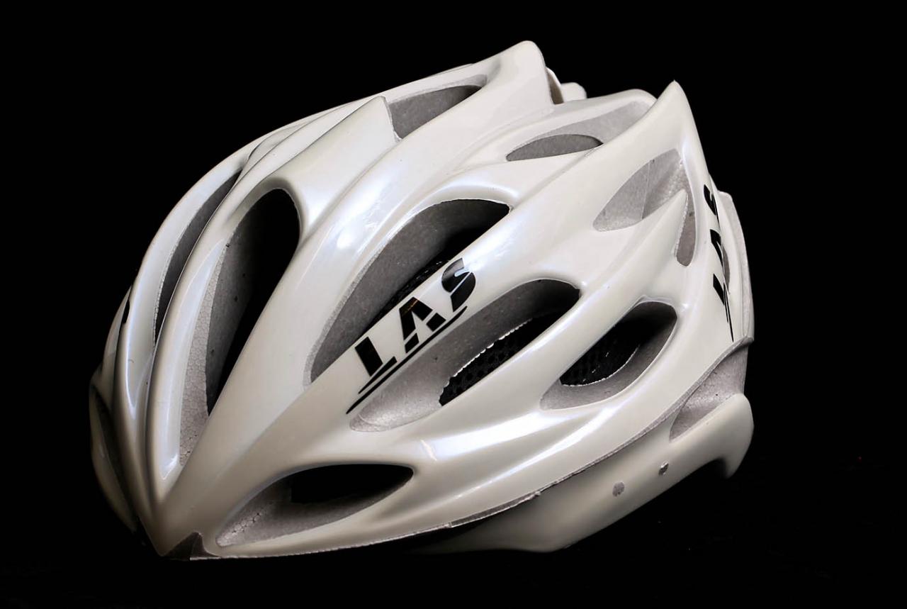 Las cycling sales helmets